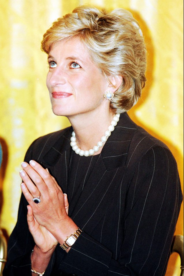  Prince Charles bought Princess Diana the sapphire engagement ring in 1981