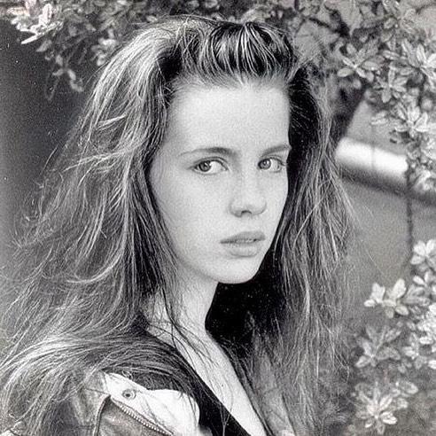  Kate Beckinsale shared an old picture from when she was 17