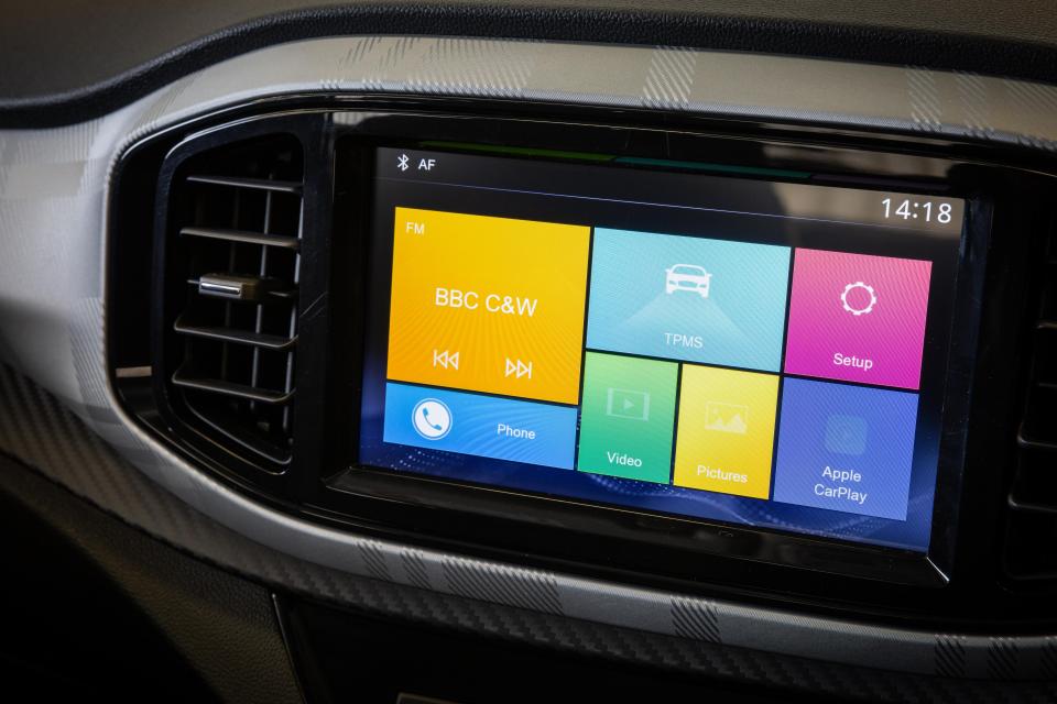  An eye-catching colourful eight-inch screen hosts Apple CarPlay