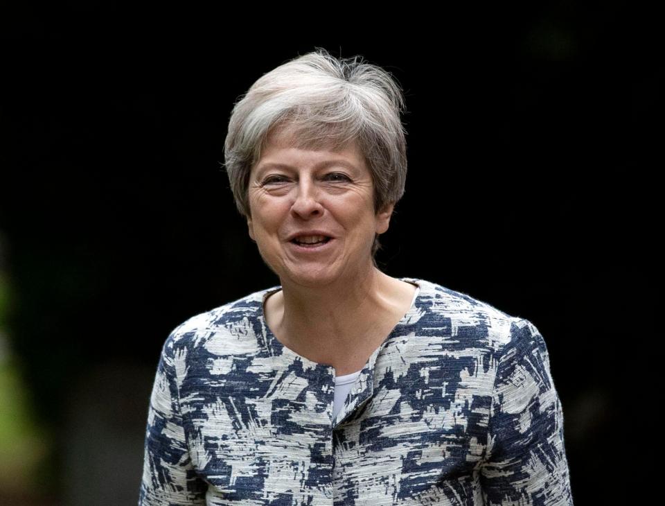  Theresa May will travel to Africa to outline trade deals