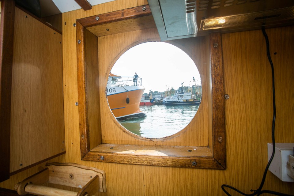 A window was smashed by a rock thrown by french fishermen