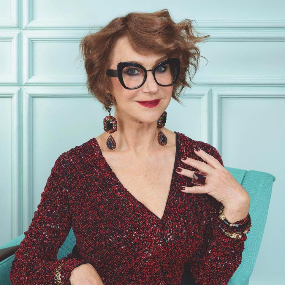  The 73-year-old actress looks like a totally different woman with her brunette hair