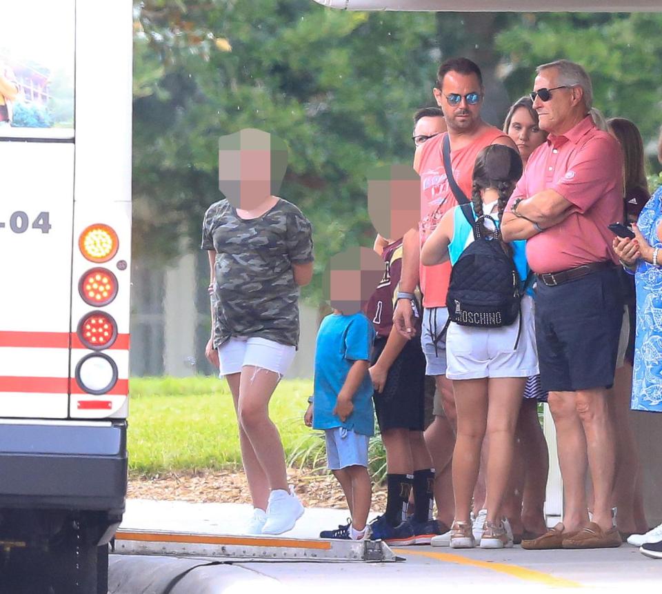  The family took the bus back to their resort at the end of the day