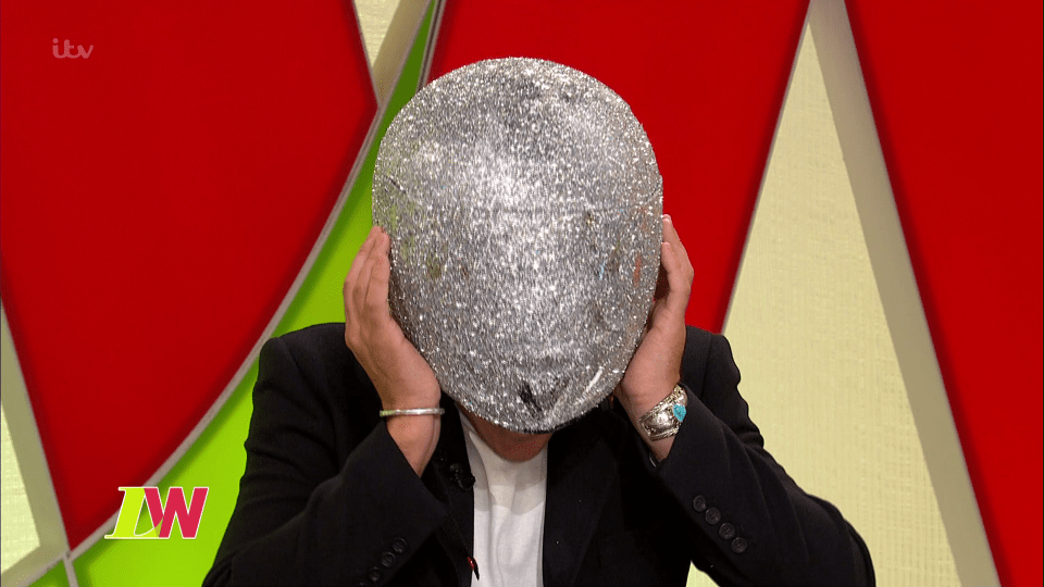  The singer was led on stage in disguise before being revealed on Loose Women