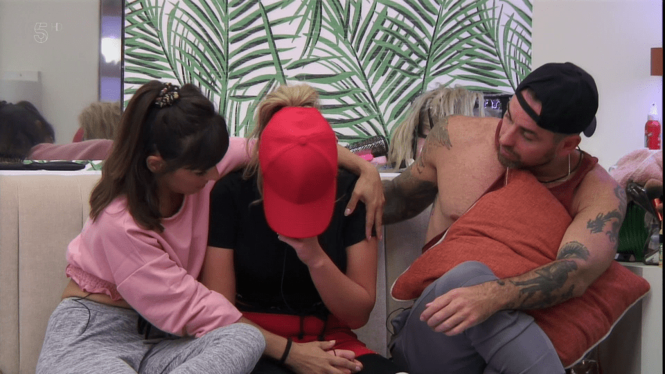  Chloe Ayling broke down in tears after argument over a wet chair