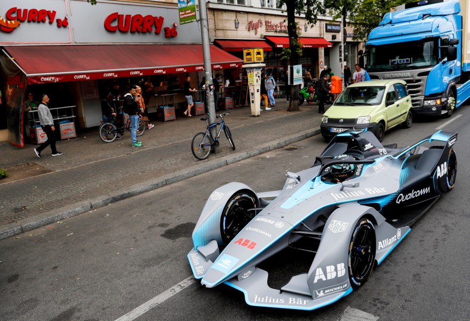 Here is Nico Rosberg driving Gen2 car in the streets of Berlin