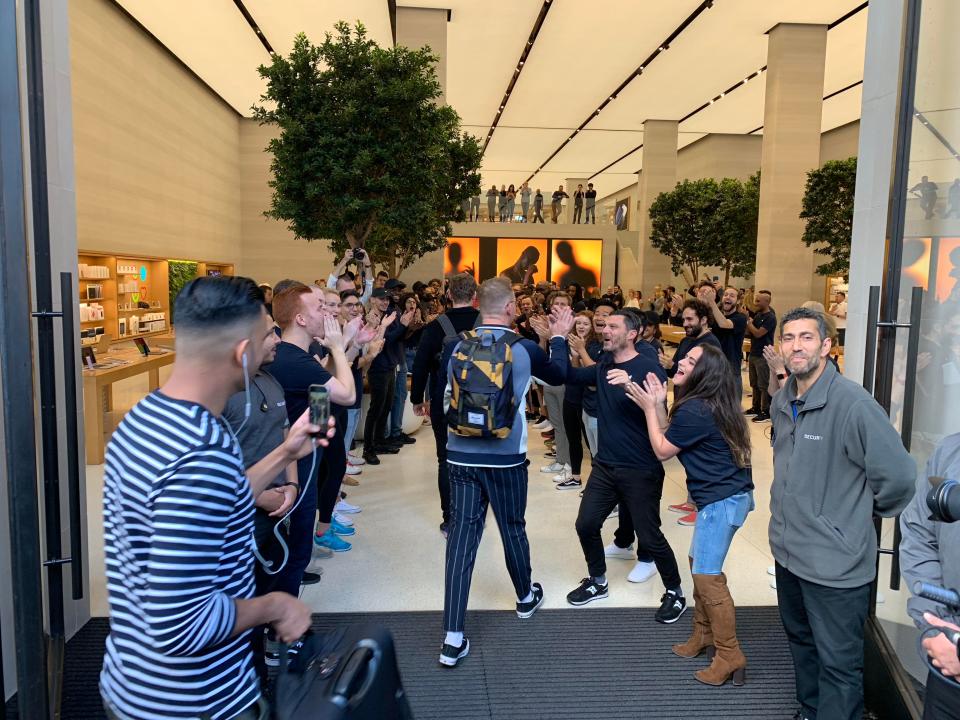  The doors at the Regent Street store opened to the usual crowd of clapping Apple staffers