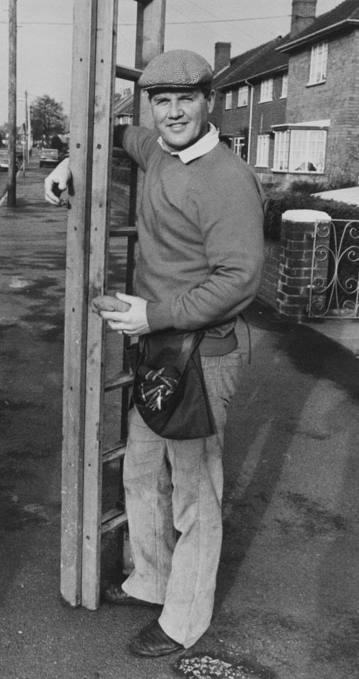 Knowles working as a window cleaner in the 1970s