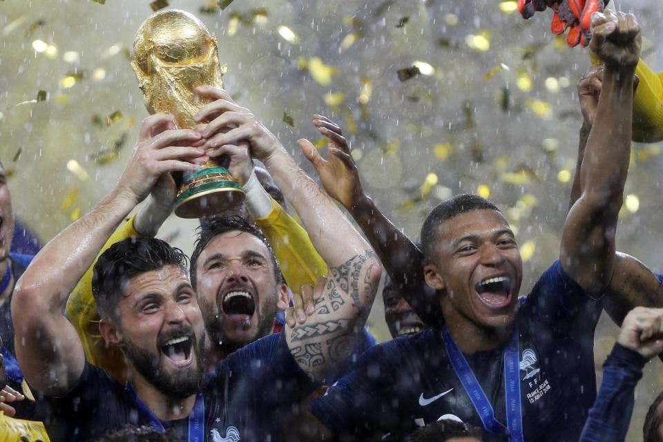  Lloris, second left, and Mbappe, right, were part of France's 2018 World Cup winning squad