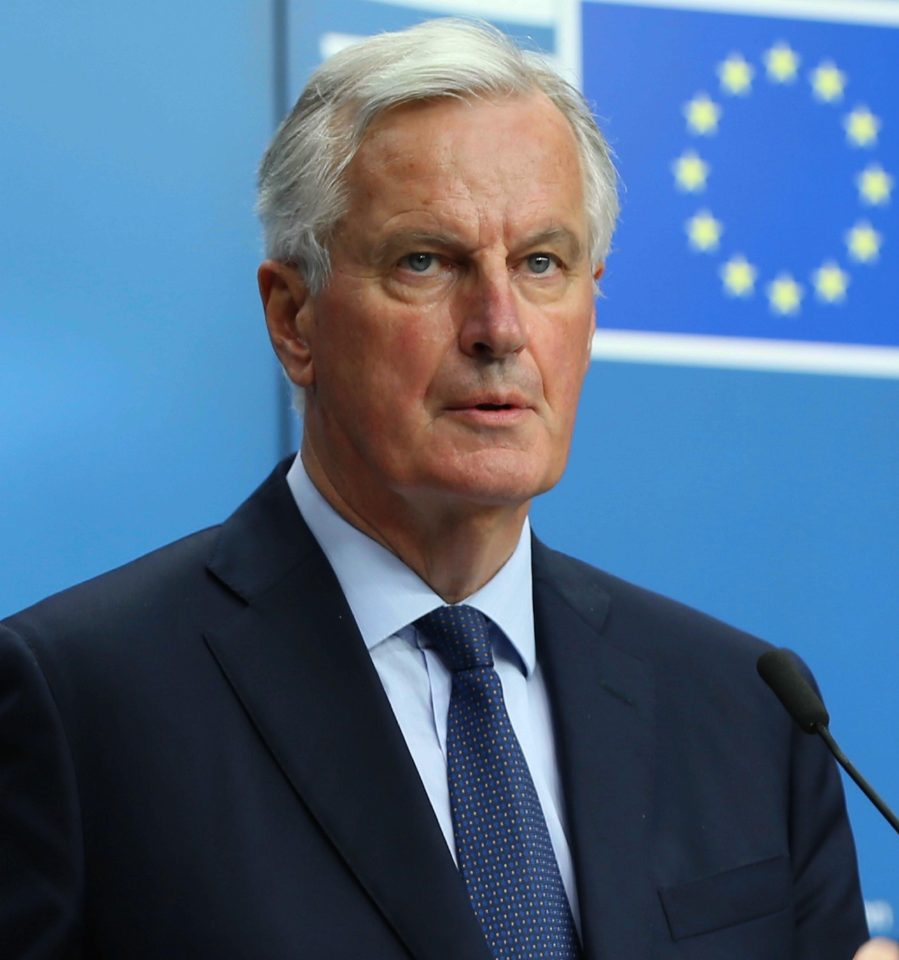  Michael Barnier says Mrs May's Chequers plan would destroy the whole of the EU