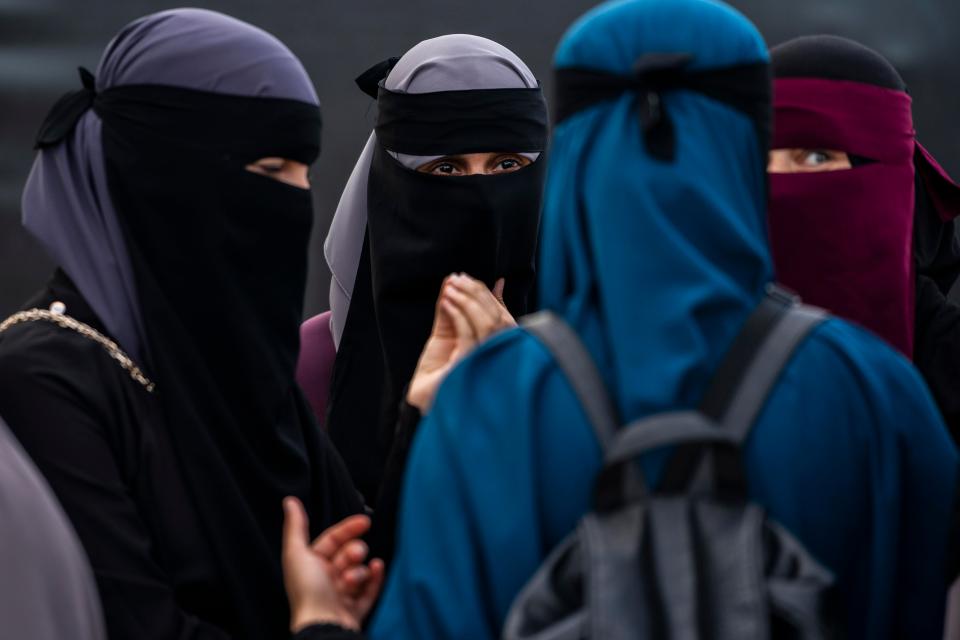  Boris Johnson wrote that people wearing the burka ­look like letter boxes and bank robbers