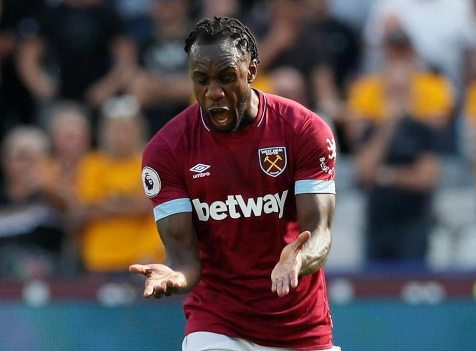  Michail Antonio shows his frustration as West Ham fail to win again