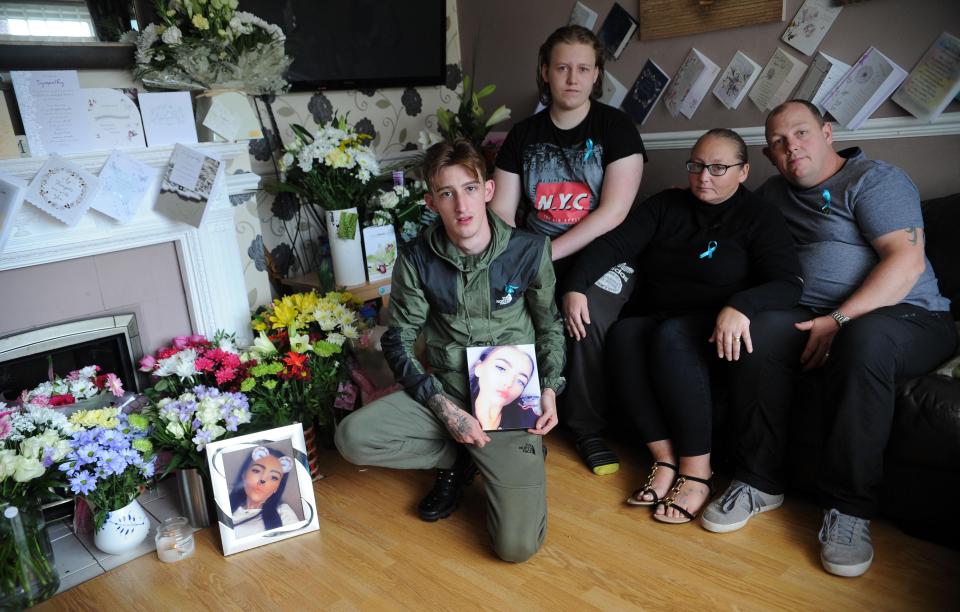  Boyfriend Jordan Rich, brother Tom Horne, and parents Stephen and Jackie Horne. Natasha's family are campaigning to raise awareness of the symptoms