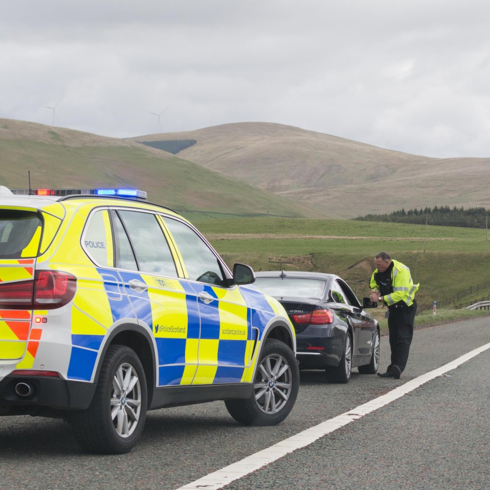 Police are to give roadside eye tests to drivers they pull over and will revoke licences of those who fail