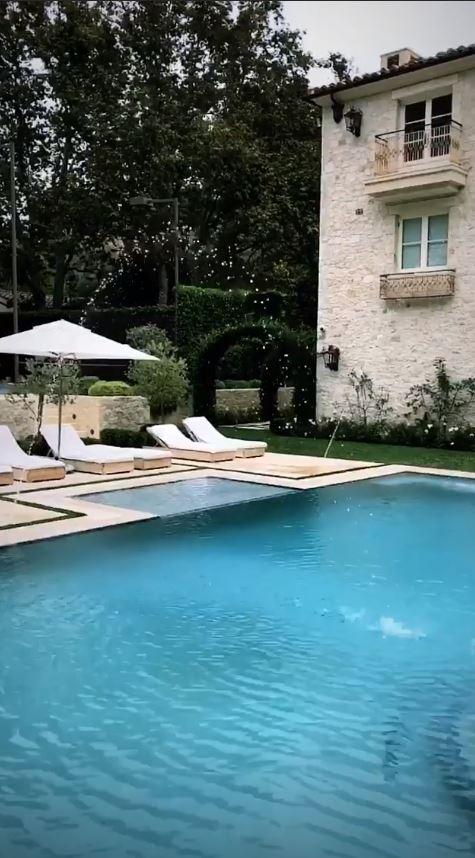  Fountains sprayed water into the pool