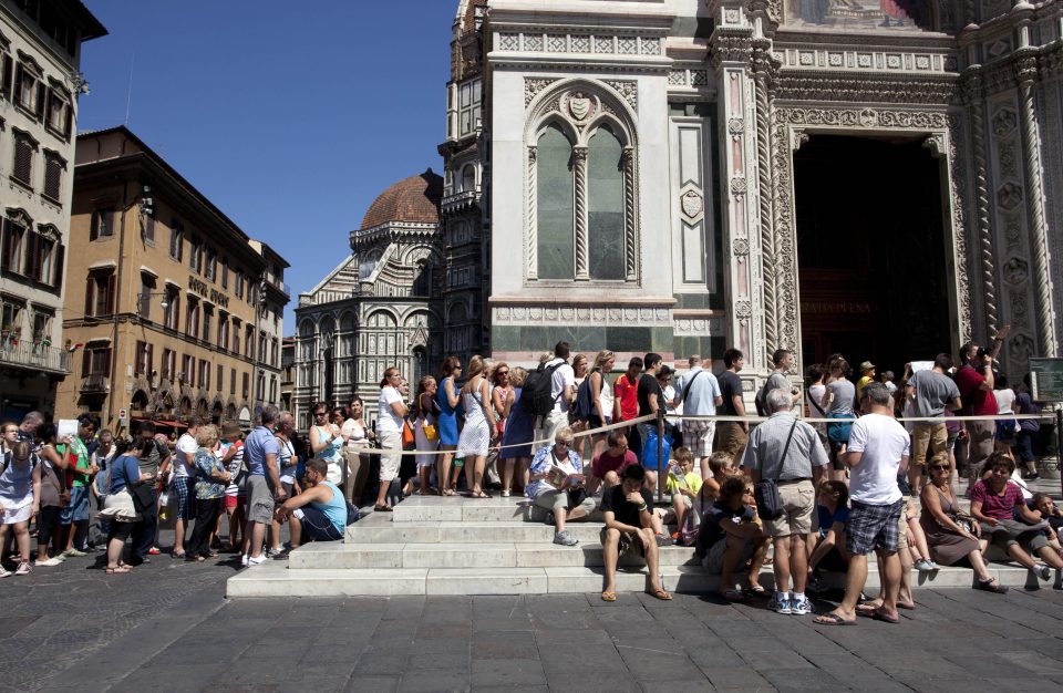  The city is taking aim at tourists who eat paninis, focaccia and pizza on its streets, clogging them and leaving their rubbish behind, stock pic