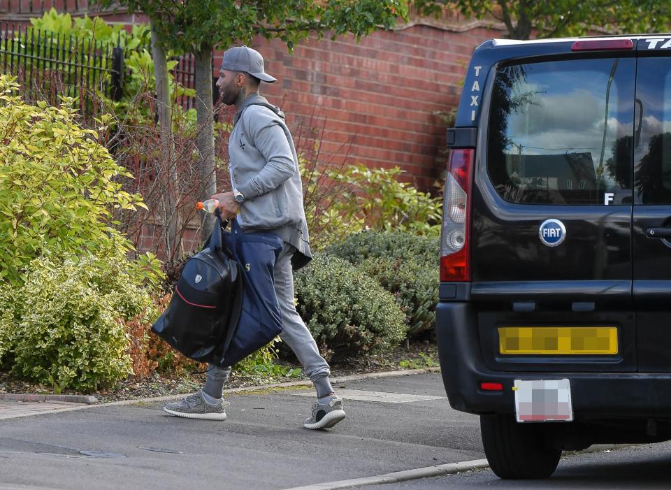  Jermaine was also spotted without his band as he arrived home