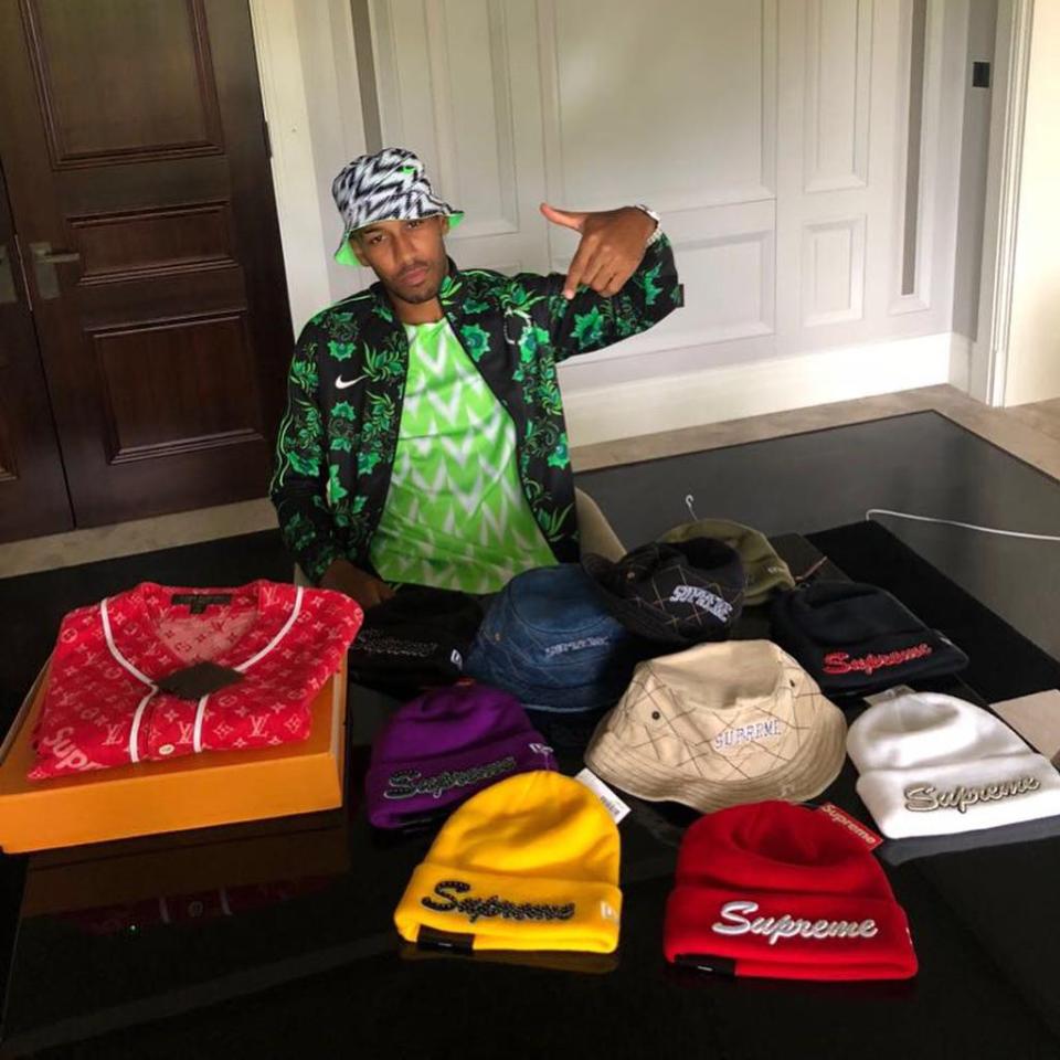  Aubameyang got himself kitted out by SM creps with Supreme clobber