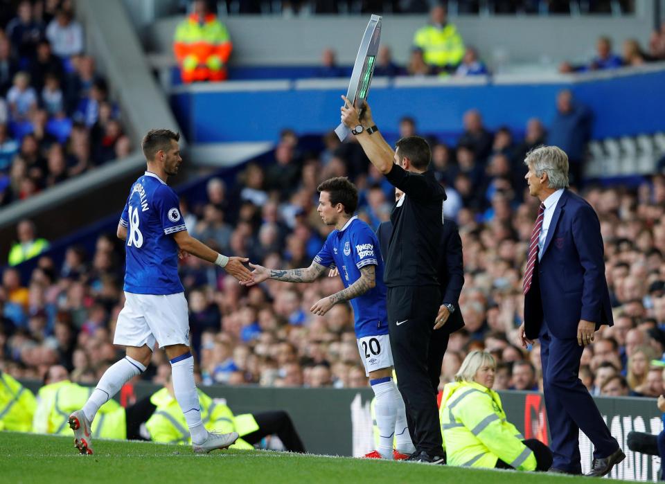  Morgan Schneiderlin was replaced just before half-time in the defeat against West Ham