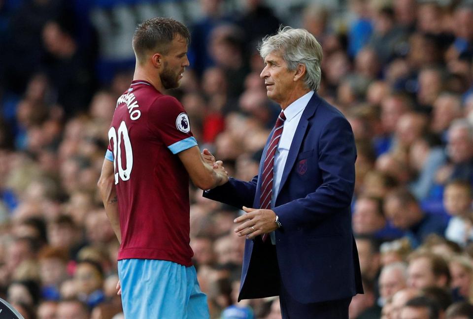  Andriy Yarmolenko scored a first-half double to send West Ham towards the win