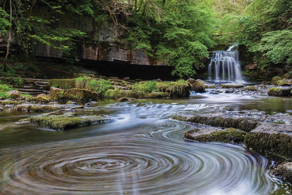  Caludron Falls in West Burton - a favourite of the artist Turner