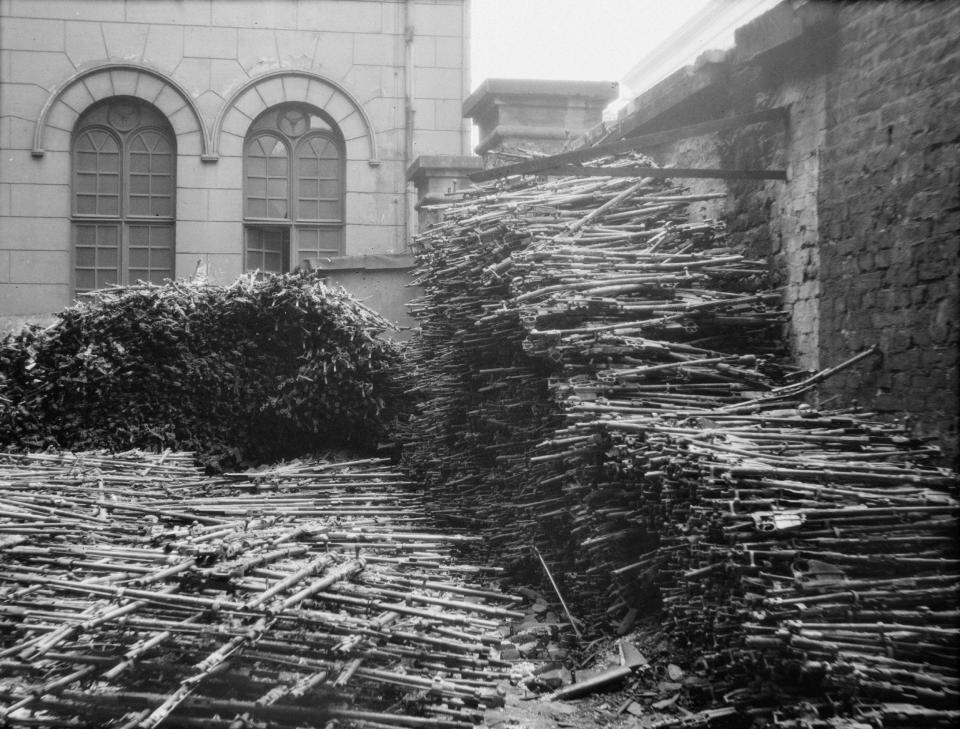  Over 30,000 destroyed German rifles