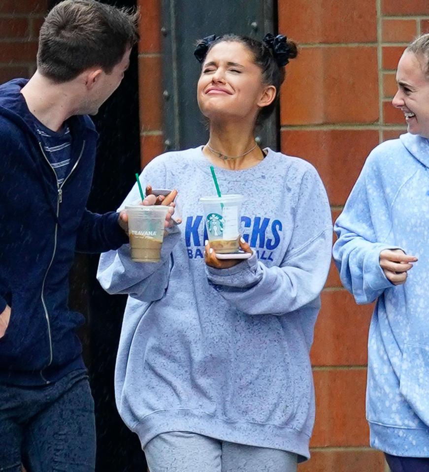  Ariana grabbed an iced coffee with her friends