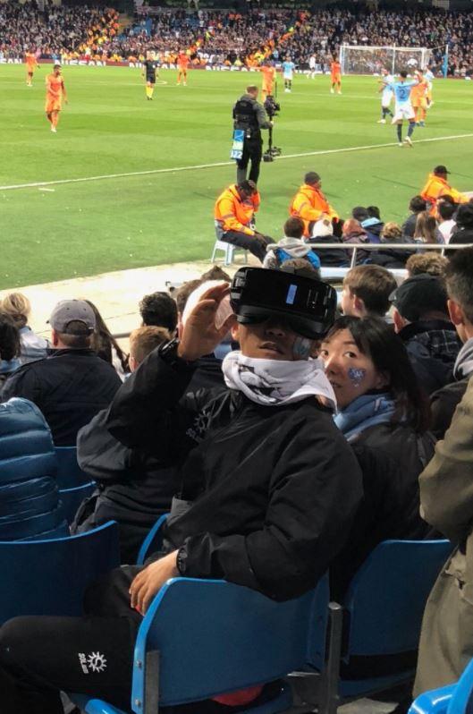  The VR-wearing fan was spotted at the Etihad Stadium