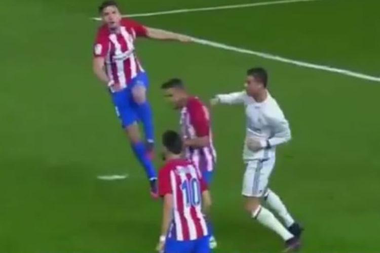  Ronaldo hits out at Koke during the Madrid derby