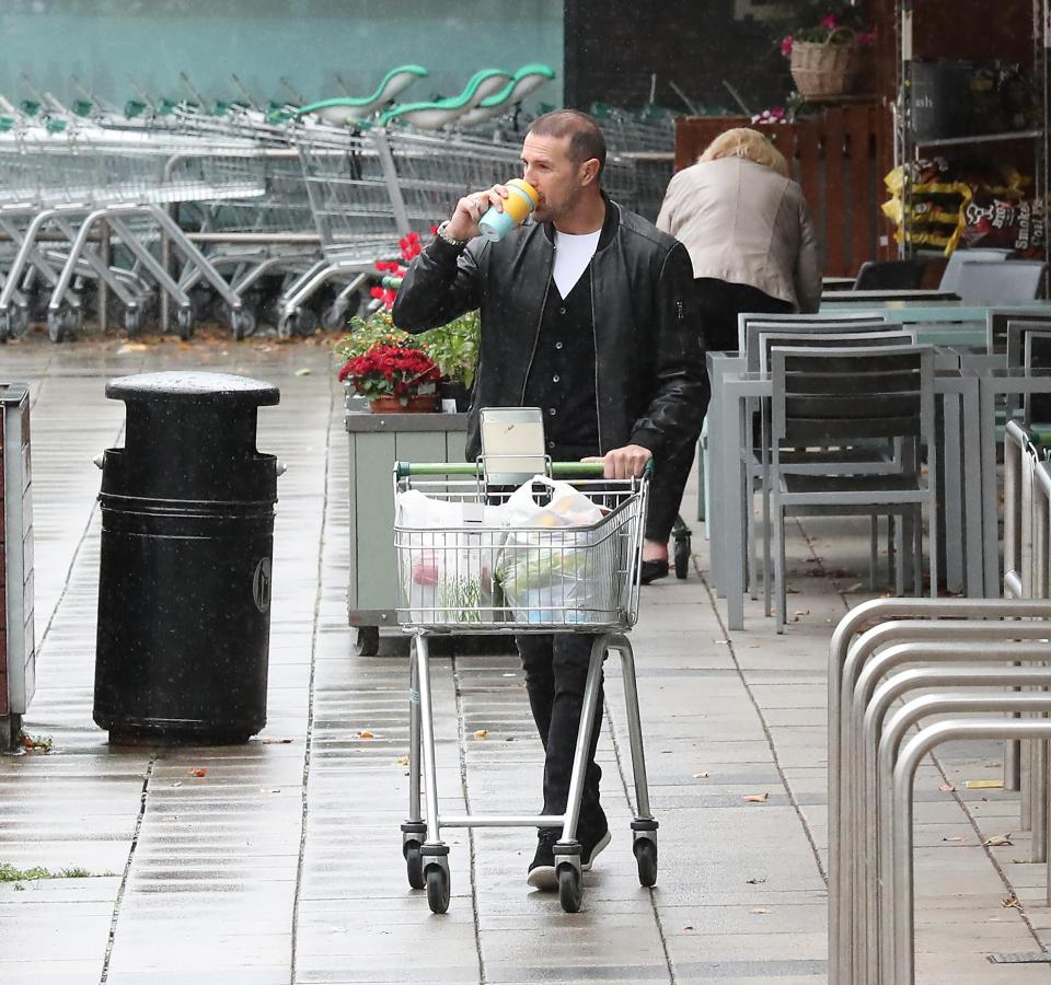  He was seen picking up some bits from Waitrose