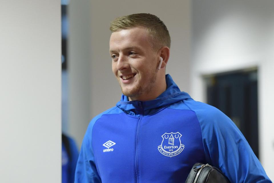  Jordan Pickford has signed a new Everton contract