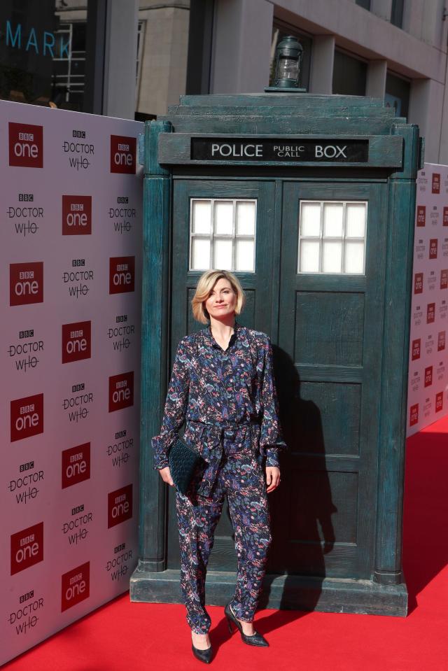  Jodie was accompanied by the Tardis at the Doctor Who premier in Sheffield