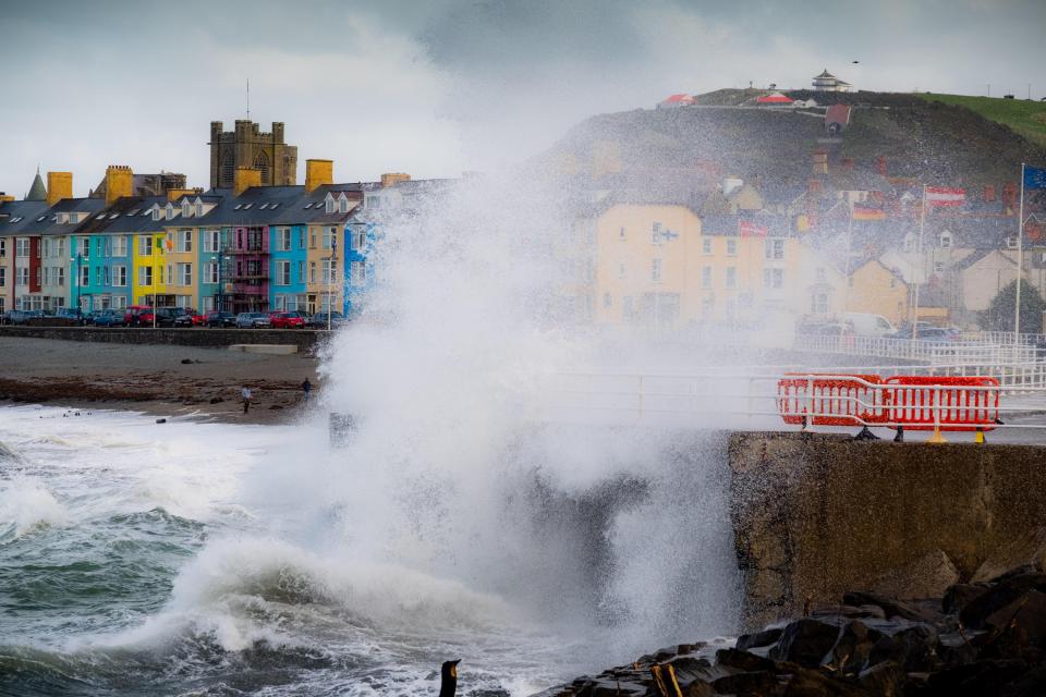  Wet and windy weather is on the way along with the warmer temperatures