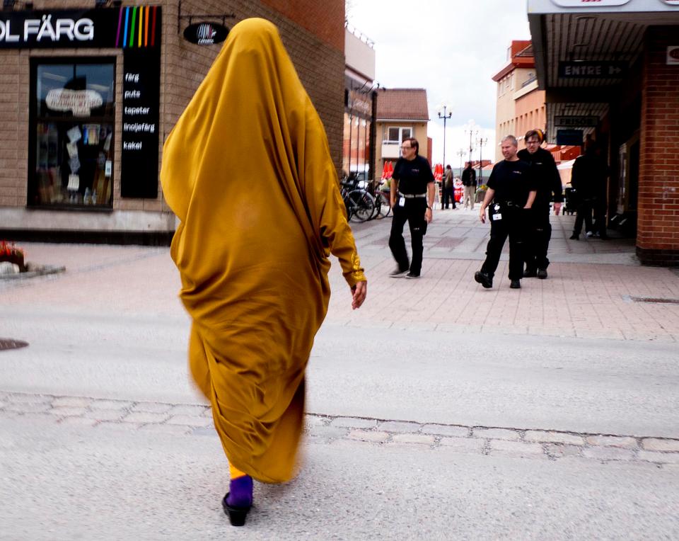  A Somali migrant in the city of Flen