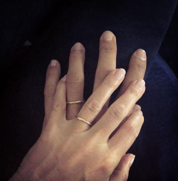  Gwyneth Paltrow shared a picture of the couple's rings after the wedding