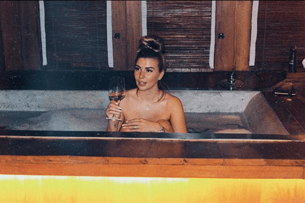  Olivia Buckland has posed naked in the bath for her followers during her honeymoon with Alex Bowen