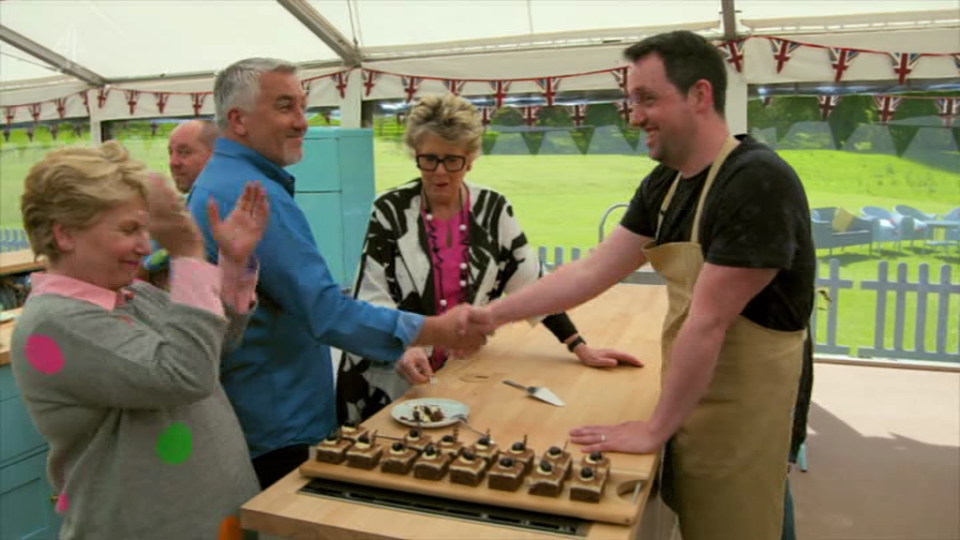  Paul awarded the first handshake, which is known to be a top honour to bakers, to Dan during the Signature challenge