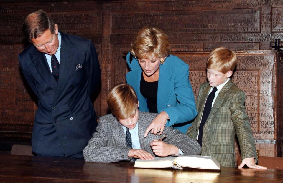  Diana revealed in 1991 that she always wrote thank you cards... and made sure Prince William did it too