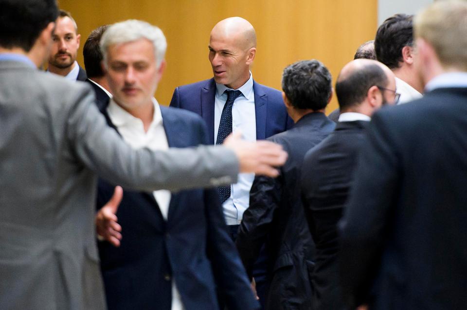  Zinedine Zidane contacted Mourinho to reassure him he's not plotting for the United job behind his back