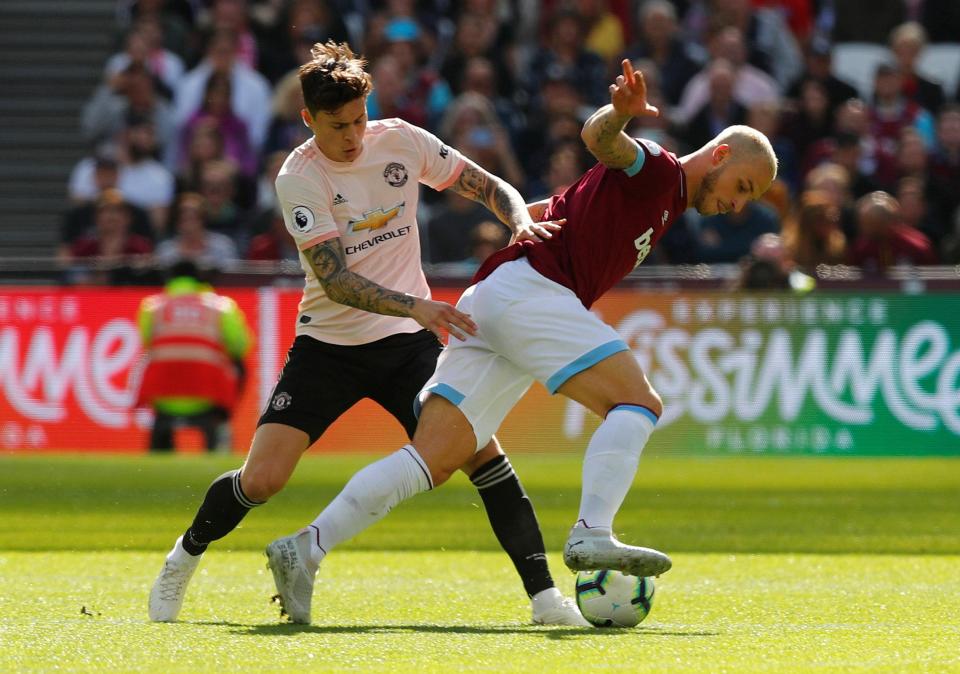  Victor Lindelof has not impressed despite being bought by Mourinho