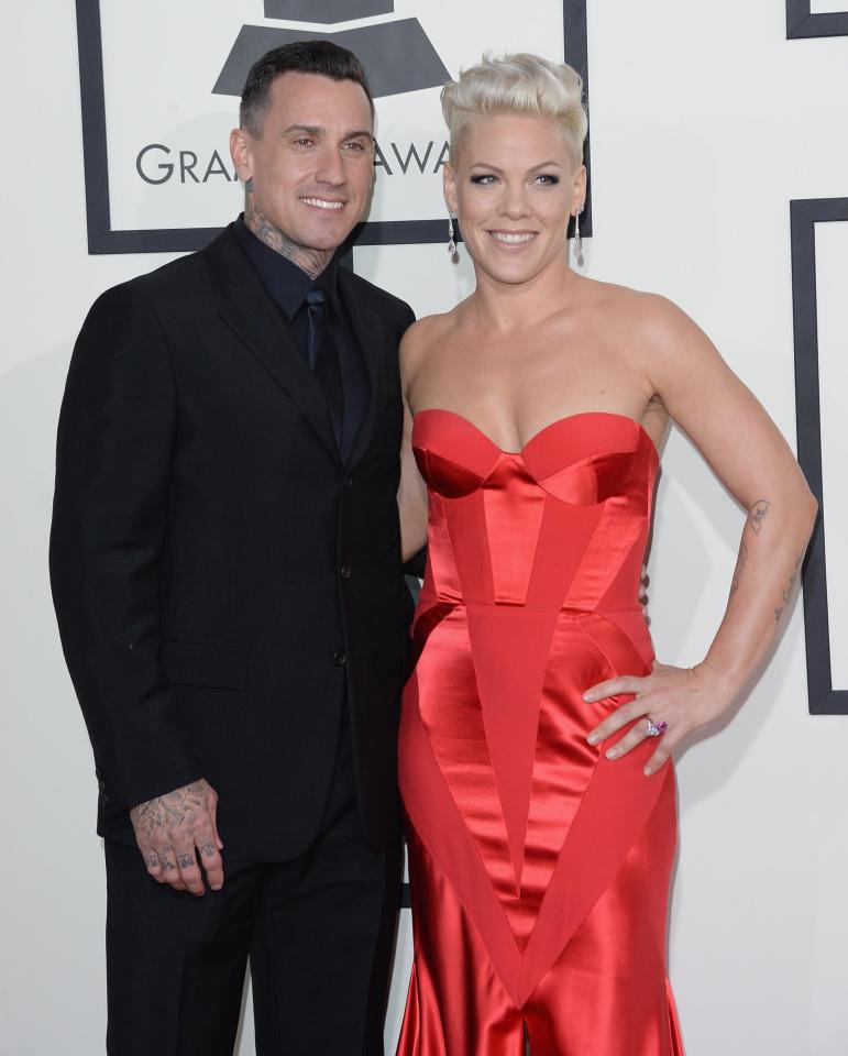  Pink and her hubbie Carey Hart also lost their bulldog Elvis six years ago