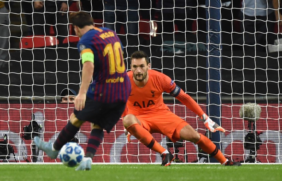 Hugo Lloris already made an horrendous blunder in the game with Barcelona