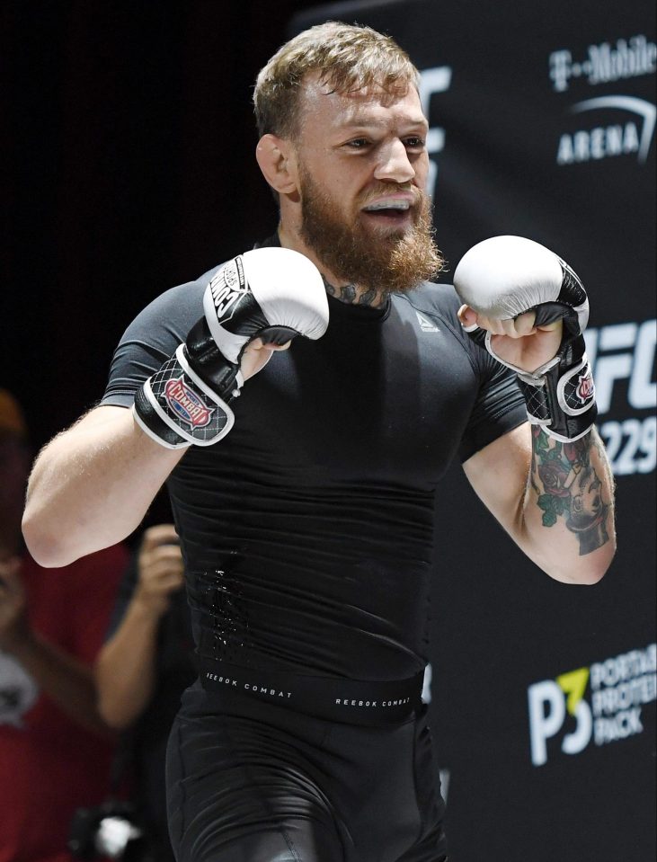  Conor McGregor has vowed to knock Khabib Nurmagomedovs head off on Saturday night