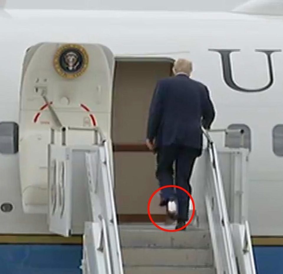  Footage of Trump with toilet paper stuck to his shoe went viral