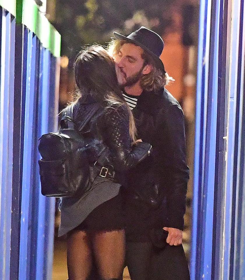  Seann Walsh and Katya Jones' kiss was NOT a one off, according to witnesses