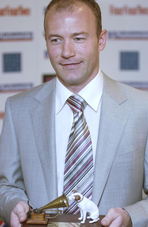  The Premier League's all-time top goalscorer Alan Shearer netted 260 times and joined the elite list in 2006