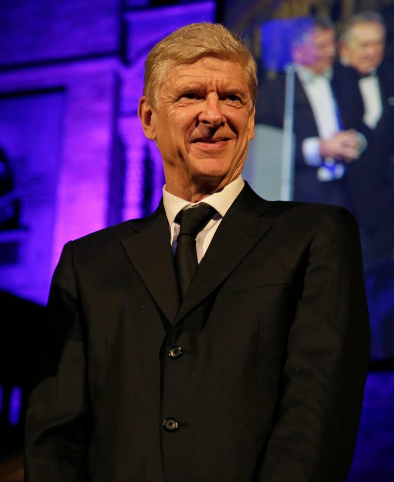  Arsene Wenger says he will return to management on January 1