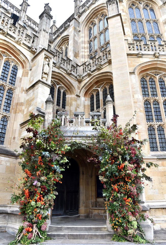 Eugenie picked a gorgeous autumnal selection of flowers, picked from Windsor Great Park for the wedding ceremony