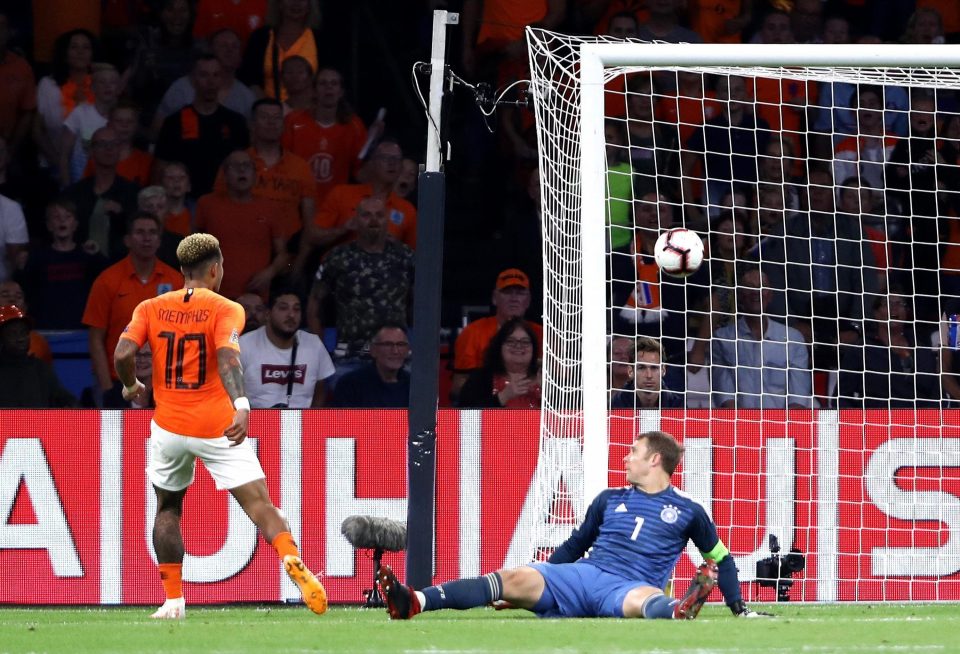  Memphis Depay killed off the game when he scored Holland's second