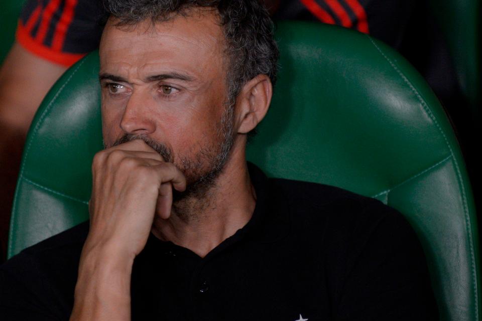  Supporters whistled before Luis Enrique's team was beaten 3-2